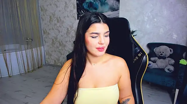 AlluringAriel Adlı Modelin Canlı XXX Sohbeti