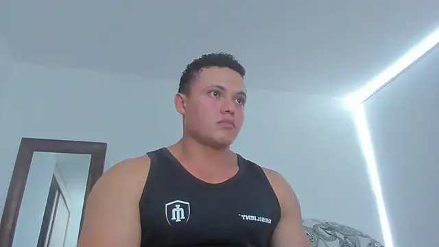 KingLevi01: απευθείας συνομιλία ΧΧΧ