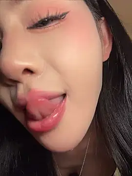 צ'אט XXX בשידור חי של yiran66218