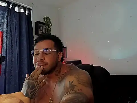 צ'אט XXX בשידור חי של MarckMathews