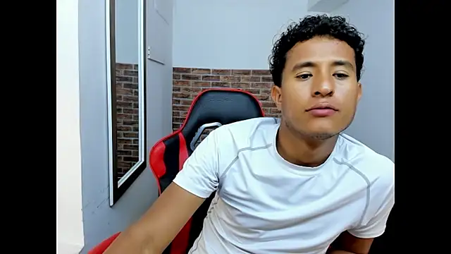 WIZARD-ALESSANDRO's Live XXX Chat