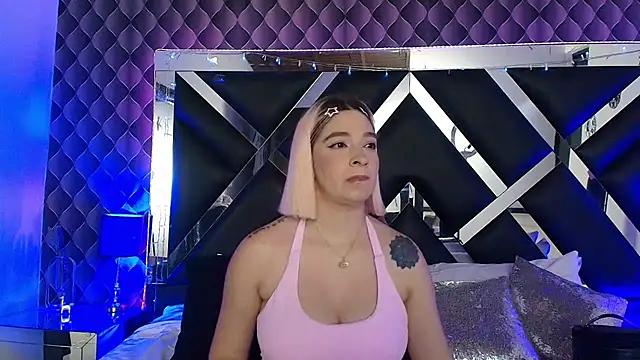 victoriaa_lee_ élő XXX-chatje