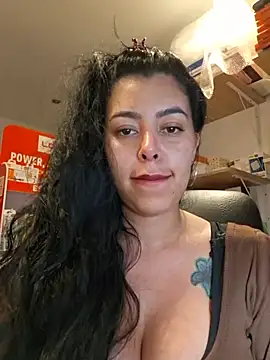 Luianna 现场XXX聊天