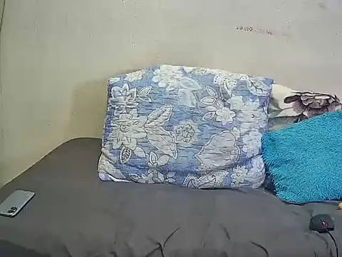 Czat XXX na żywo – Feathergal69_