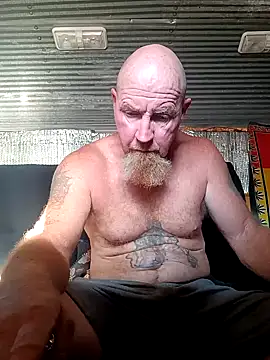צ'אט XXX בשידור חי של Redhitcher