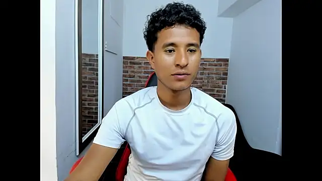 WIZARD-ALESSANDRO live XXX chat