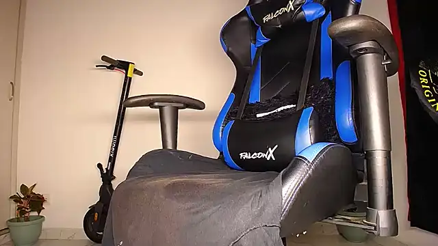 MAXJONES_2's Live XXX Chat