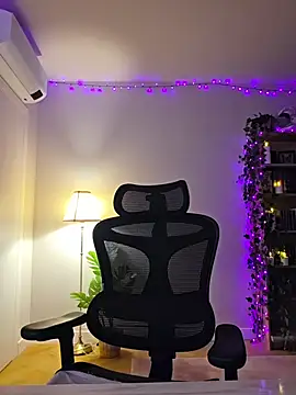 MiaRides19's Live XXX Chat