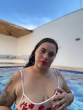 Mia__Navarro98__ Adlı Modelin Canlı XXX Sohbeti