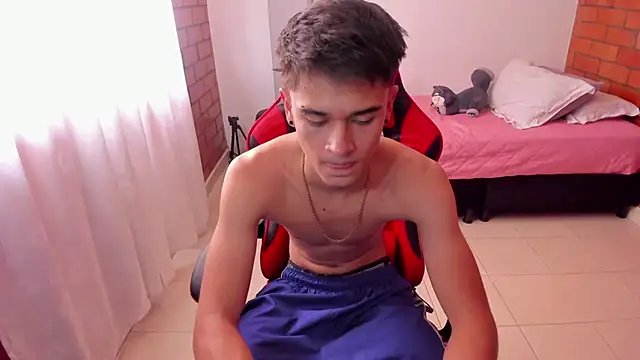 Show de Aron_Boyy na webcam