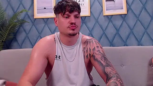 צ'אט XXX בשידור חי של marioalessio
