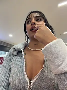 צ'אט XXX בשידור חי של LilacNoir
