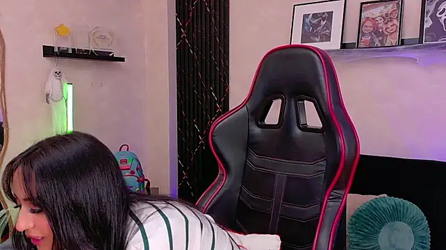 צ'אט XXX בשידור חי של EmmyEvans1