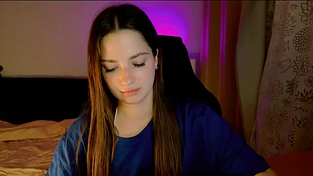 צ'אט XXX בשידור חי של KiraVair