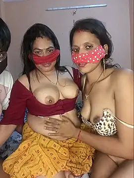 Show modela Threesome-lesbain-couple na web-kameri