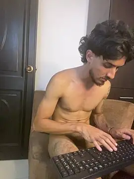 Kriss_Edwards' Live XXX Chat