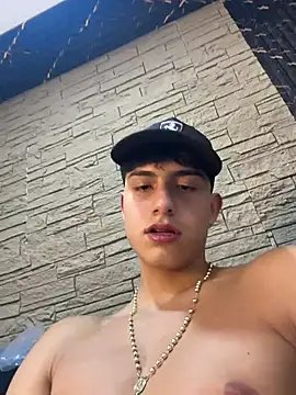 Lander_Cruz 即時 XXX 聊天