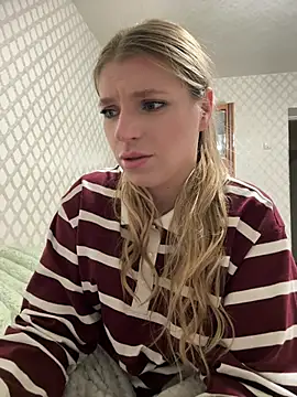 adel_secret's Live XXX Chat