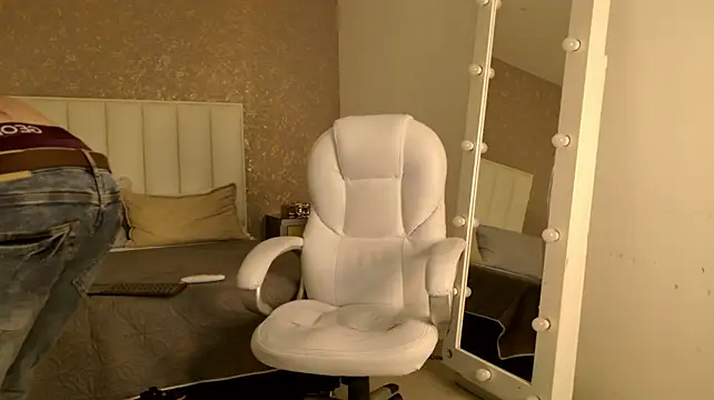 XXX chat uživo modela JordanMiller_