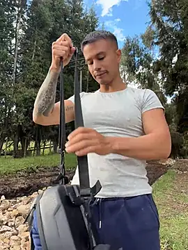 DOMINICKVEGAS77 – Naživo XXX chat