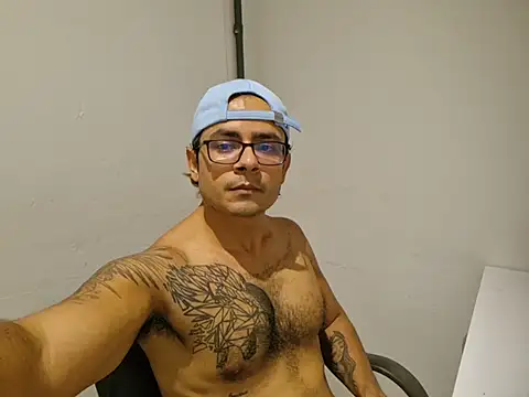 Chat +18 de moreno18rn ao vivo