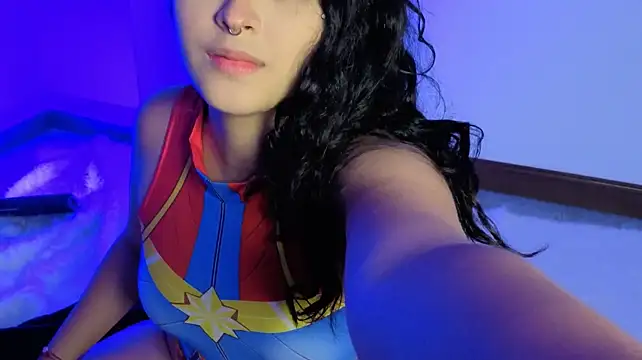 ScarlettVelvet1 Adlı Modelin Canlı XXX Sohbeti