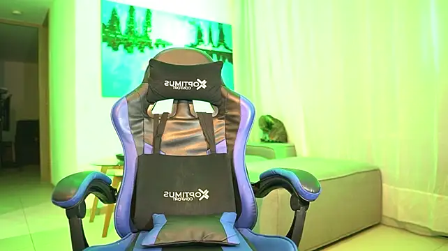 XXX chat uživo modela DimitriSullivan_