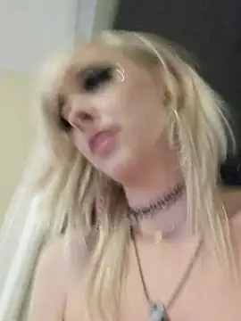 צ'אט XXX בשידור חי של AmethystFoxx