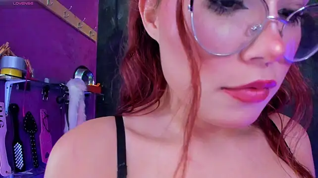 צ'אט XXX בשידור חי של Alexa_Slave