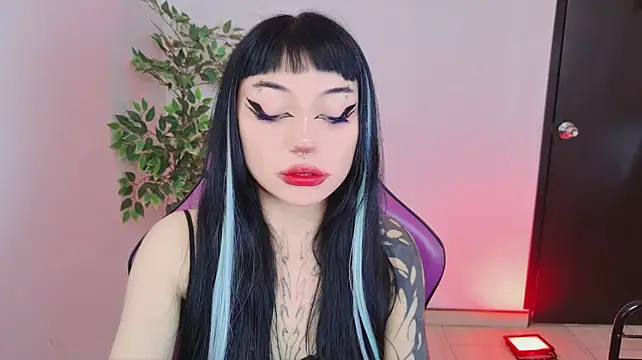 צ'אט XXX בשידור חי של catipetite