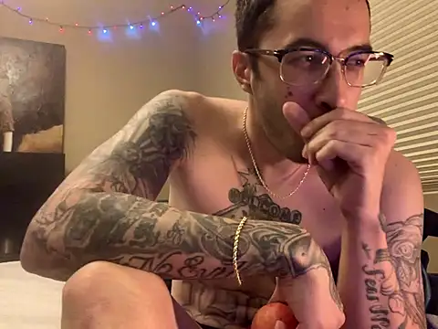 BWCJUICYJOSH's Live XXX Chat