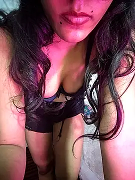 sexyqueen_1 Adlı Modelin Canlı XXX Sohbeti