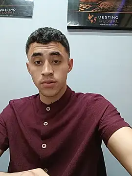 Cris-h live XXX chat
