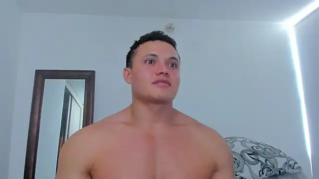KingLevi01 live XXX chat