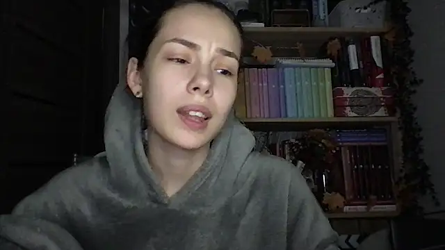 Yuna5343 Chat XXX in diretta