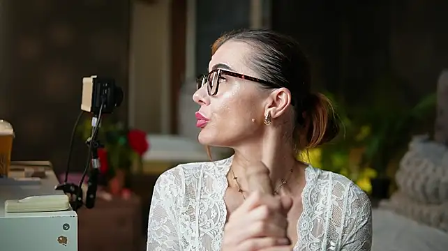 CelineHeaven: απευθείας συνομιλία ΧΧΧ