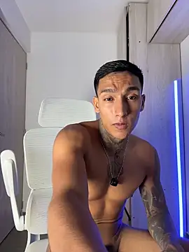 Show modela sendfer na web-kameri