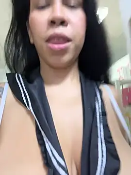 SmileyBabeXXX live XXX chat