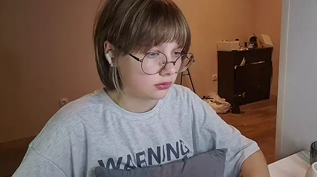 ExitedTroth Show in webcam
