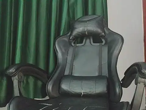 HomeAloneK élő XXX-chatje