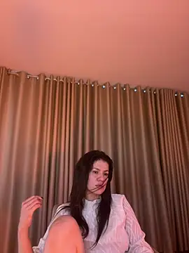 Chatroom XXX en direct de Aliinak