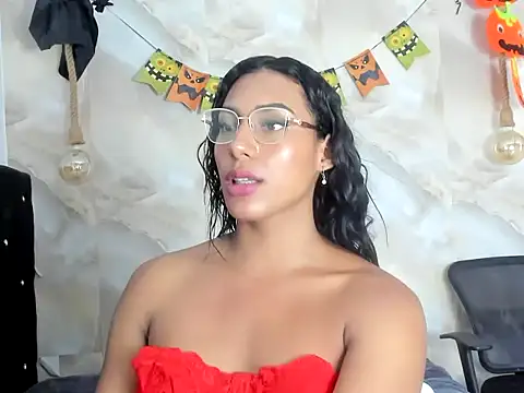 sasha_smith18 Adlı Modelin Canlı XXX Sohbeti