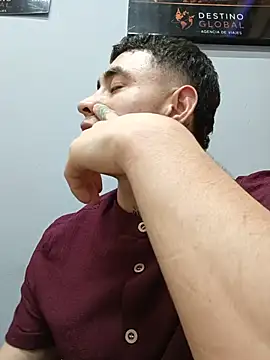 Cris-h Live XXX Chat