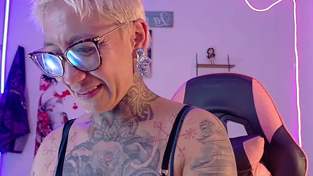 Everlyn_Sex 现场XXX聊天