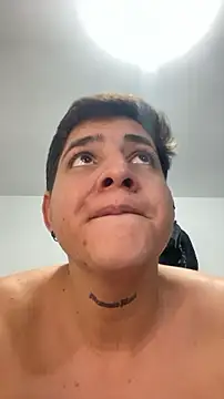 Chat XXX en directo de Fozil_Dvice