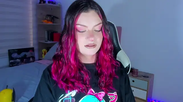 Chat +18 de OphelianaRose33 ao vivo