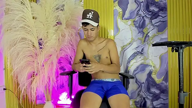 NIO_KLOUDS_ live XXX chat