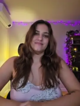 Chatroom XXX en direct de MiaRides19