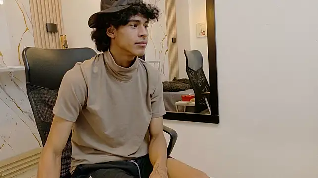 Chat +18 de Zayn_Fox32 ao vivo