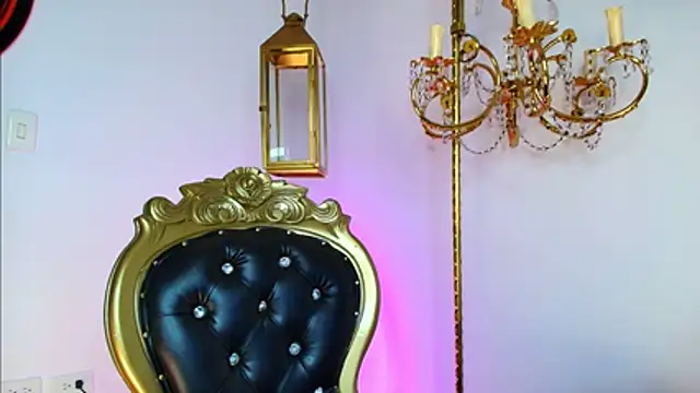 kiara-voss 라이브 XXX 채팅